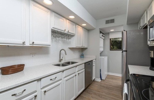 Hilton Head Island Condo | Treetops 5004 - Stunning Villa: Beach & Coligny