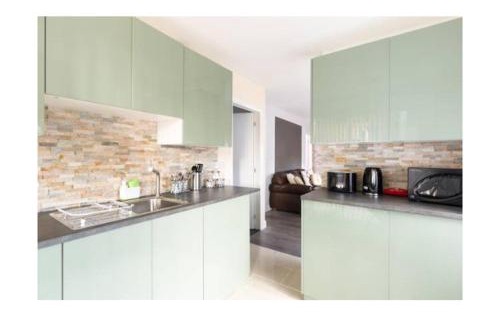 Acocks Green Apartment | treetops flat3 Hall Green B28