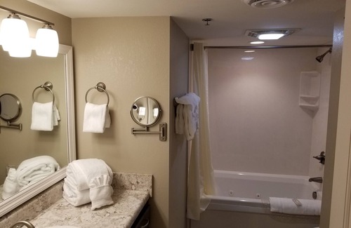 Gatlinburg Resort | Treetops Resort-Gatlinburg 1 Bdrm/1Bath On Roaring Fork Stream