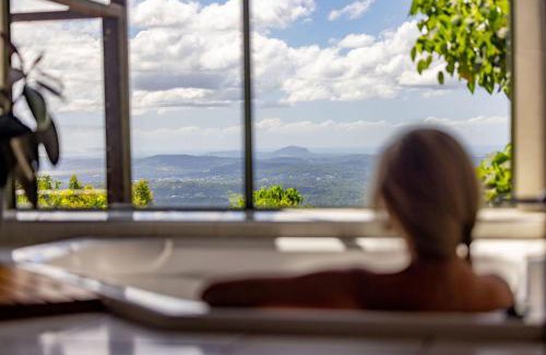 Montville Cabin | Treetops Seaview Montville