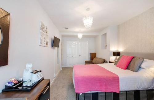 Torquay City Centre House | Trelawney Hotel - Guest House
