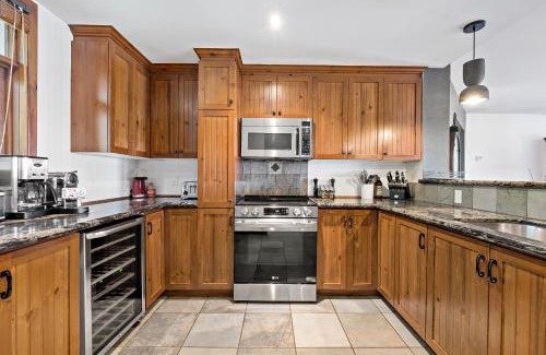 Mont-Tremblant Apartment | Tremblant Prestige - Altitude 170-2