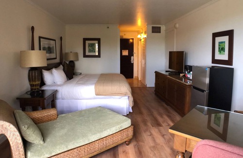 Hanamaulu Resort | TRENDY 4-STAR RESORT. Great Location with Ocean & Pool Views!