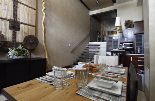 Campestre-Lomas Apartment | Trendy 5 star loft, sleeps 5