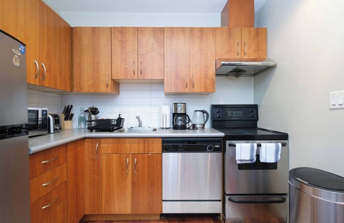 Gastown Apartment | Trendy and Cozy Downtown Vancouver Apartment, Near Gastown