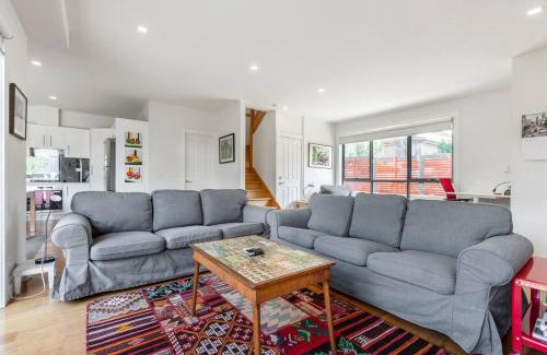 Brunswick West House | Trendy and Spacious Brunswick Stay with Outdoor Deck