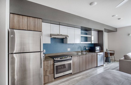 Broadway Apartment | Trendy Capitol Hill Studio w/Gym & Roof Deck, near I-5, by Blueground