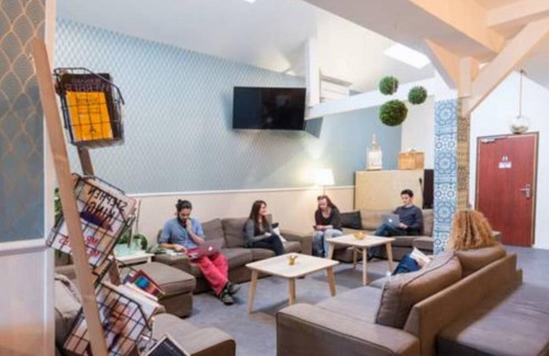 Petit-Ivry Hostel | Trendy Hostel