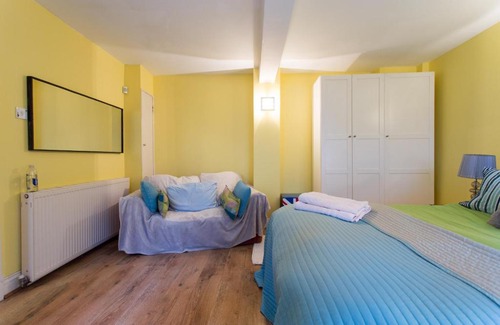 Finsbury Park Apartment | Trendy Islington house next to Finsbury Park tube