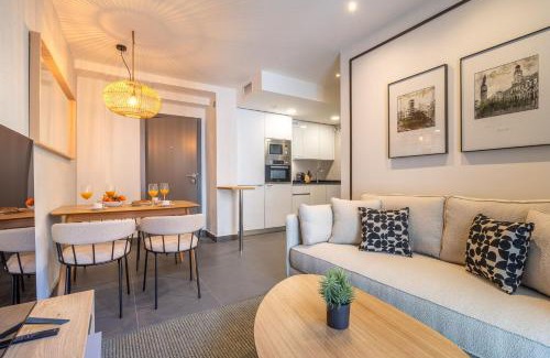 Barrio de La Latina Apartment | Trendy La Latina Escape for 3 Next to the Iconic Rastro Market Latina Toledo II