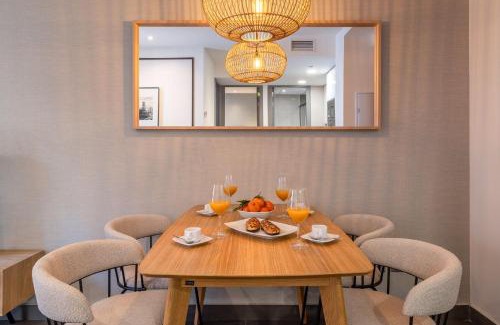 Barrio de La Latina Apartment | Trendy La Latina Escape for 3 Next to the Iconic Rastro Market Latina Toledo II