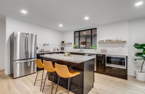 Kipling House | Trendy Mid-Mod House 15 min to Denver and 10 min to Golden w/Fire Pit