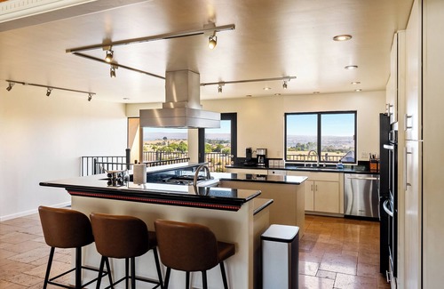 Paso Robles House | Trendy New Estate! 5 Min to Downtown