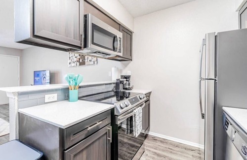 Dawson Apartment | Trendy SoCo 1BR suite, king bed, fast WiFi