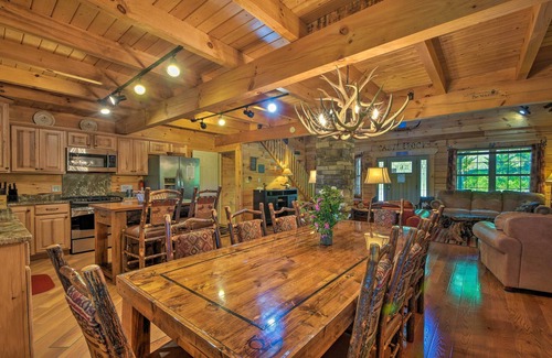 Trenton Cabin | Trenton Cabin w/Hot Tub - 14 Mi to Lookout Mtn!