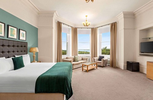 Par Hotel | Trenython Manor