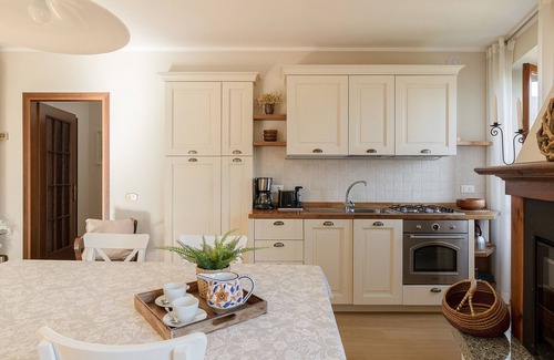 Tignale Apartment | Trepée Court, in the historic center