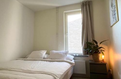 Enskededalen Apartment | Trerumslägenhet centralt belägen med bubbelpool