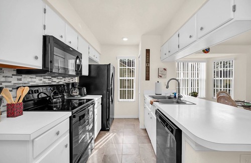 Royal Palm Bay Condo | tResort-Style 3BR Condo