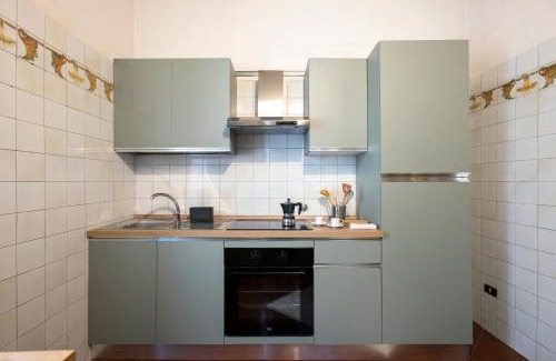 Rione IV Campo Marzio Apartment | Trevi Fountain House Deluxe