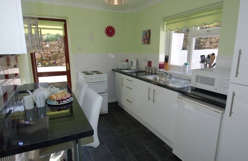St Austell Cottage | TREVILLAS, with a garden in Polgooth