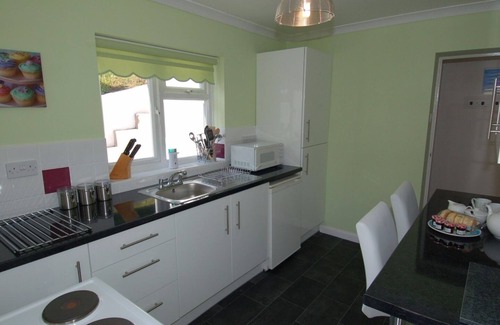 St Austell Cottage | TREVILLAS, with a garden in Polgooth