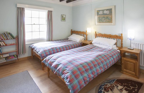 Wadebridge Apartment | Trewestcot - dormer bungalow just off Rock Road with huge garden and parking