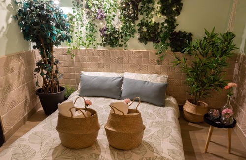Naples City Centre Apartment | [Tribunali–Duomo] House with Hot Tub-Hydromassage