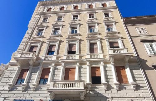Trieste Old Town House | Triestecenter Rooms & Apartments - Colori di Trieste