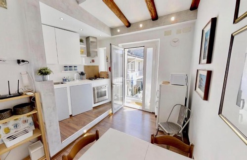 Barriera Vecchia-San Giacomo Apartment | TriesteVillas GUARDIA29, Tiny home for 2 guests