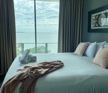 Cairns Central Business District Apartment | Trilogy on the Esplanade - Free Wi-Fi