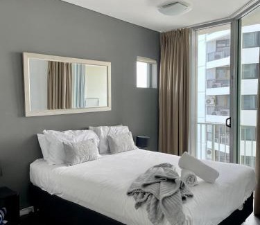 Cairns Central Business District Apartment | Trilogy on the Esplanade - Free Wi-Fi