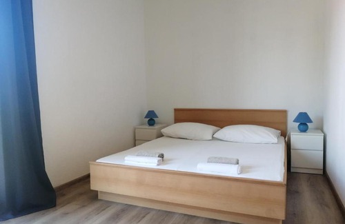Loviste House | Trim Rooms and Apartments