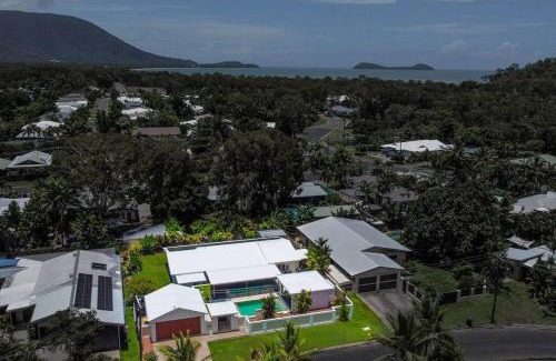 Trinity Beach House | Trinity Beach Stunner - Tropical Entertainer