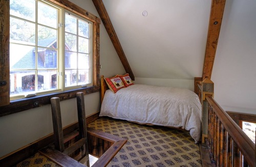 Salyer Apartment | Trinity Riverstone Pool House, pet friendly