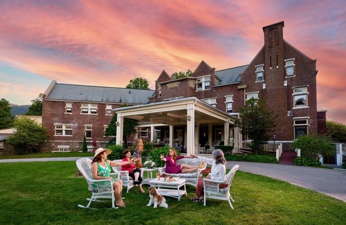 Manchester House | TripAdvisor #1! Magnificent Inn sleeps 32 up to 100! Reunions, Weddings Catering