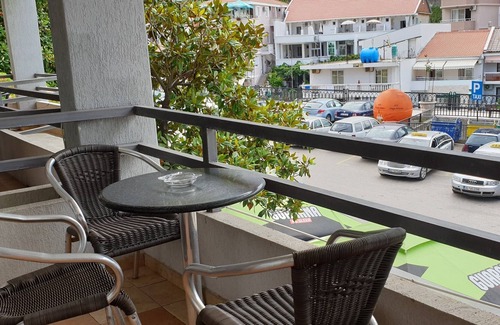 Rana Bed & Breakfast | Triple room is consisted by 3 single beds, balcony, tv, bathroom