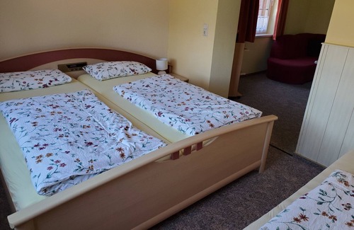Konigshutte Bed & Breakfast | Triple room - Pension Königshof