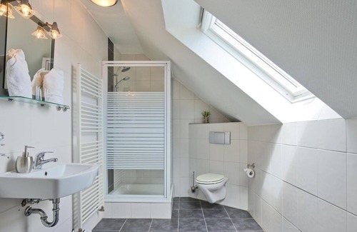 Leiwen Bed & Breakfast | Triple room, room 2 - Gästehaus Alexanderhof