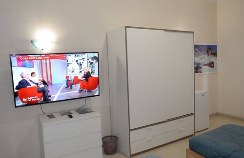 Tor di Quinto Apartment | TRIPLE ROOM WITH BALCONY AND SAMSUNG TV LATEST GENERATION