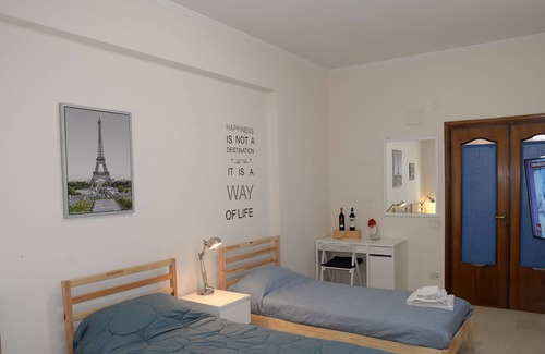 Tor di Quinto Apartment | TRIPLE ROOM WITH BALCONY AND SAMSUNG TV LATEST GENERATION