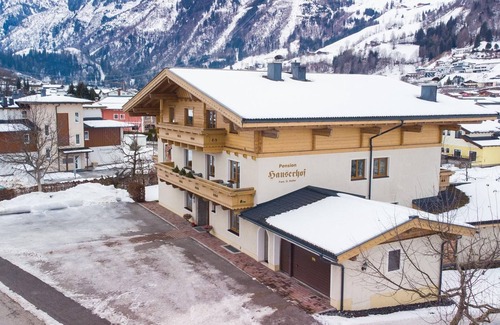 Kaprun Cottage | Triple room with shower or bath Bathroom, WC - Hauserhof, Pension