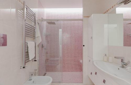 Rione II Trevi Apartment | Tritone Minimal