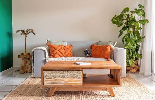 Woolner Apartment | Tropical Bliss in Woolner