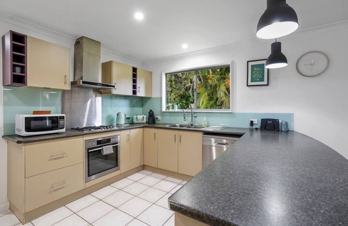Mooloolaba Villa | Tropical Cove A Family Beach Escape in Mooloolaba