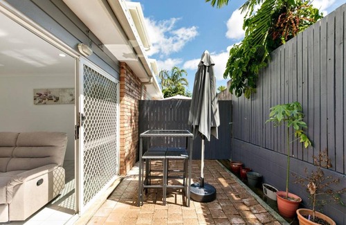 Trinity Beach House | Tropical Cove at Trinity Beach with Lagoon Pool