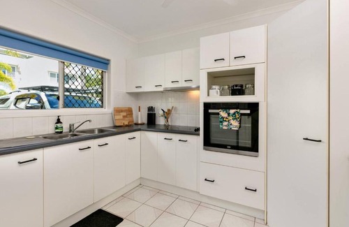Trinity Beach House | Tropical Cove at Trinity Beach with Lagoon Pool