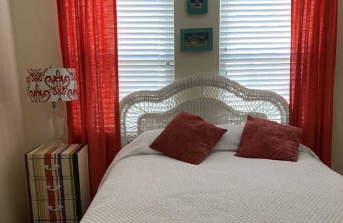 Horton Shores House | Tropical getaway in this lovely 3bed/3 bath home with pool beachside NSB Fla