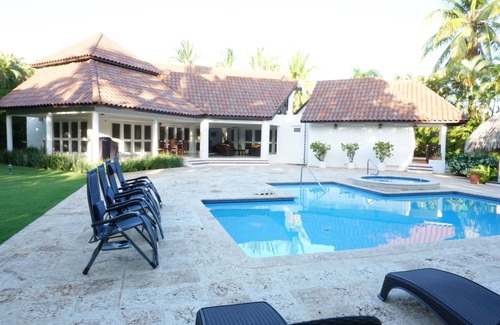 Casa de Campo Villa | Tropical Luxury Villa 2 min to Minitas Beach!