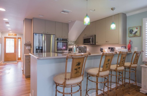Bahama Village House | Tropical Oasis in the Truman Annex with a private poolnn